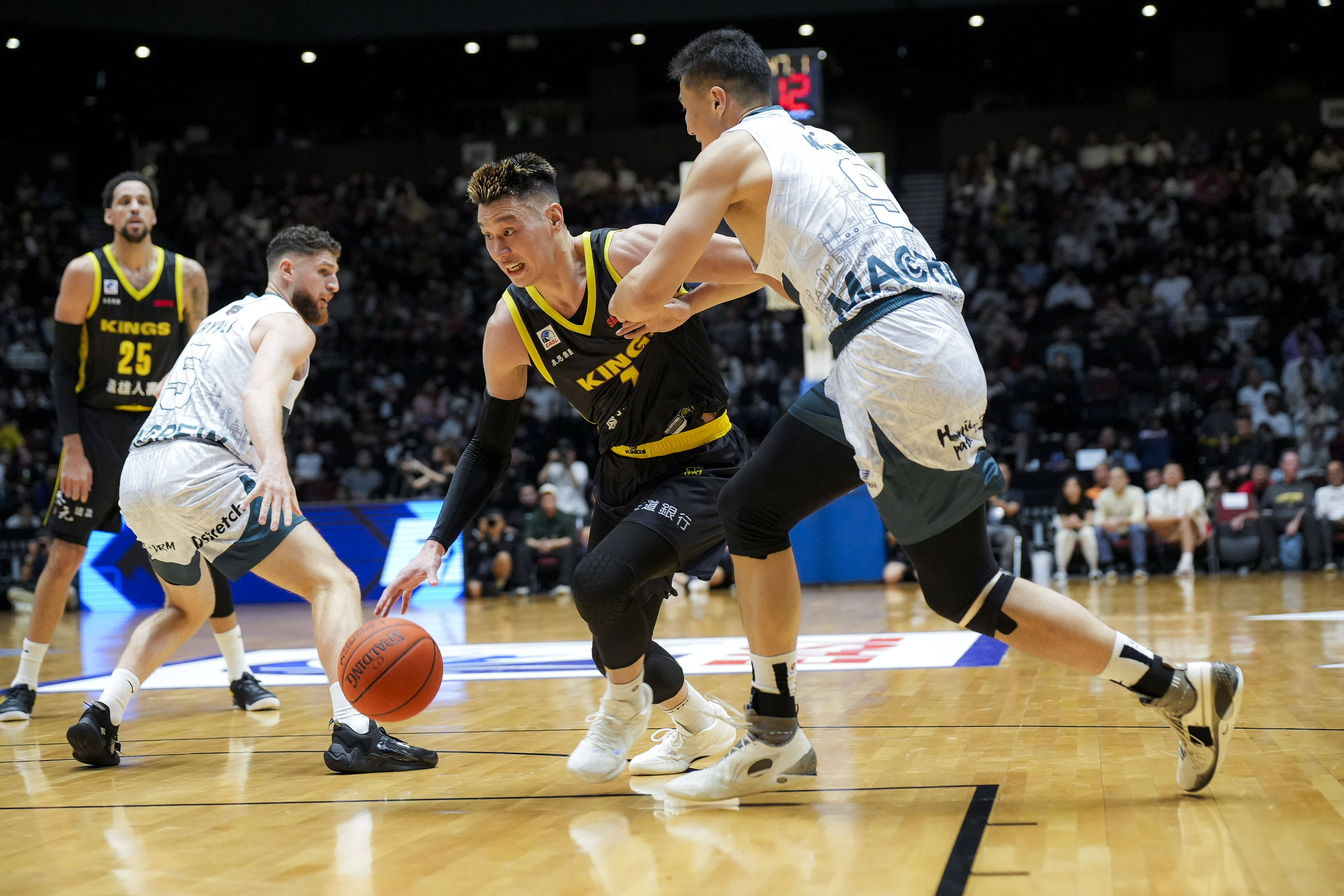 悦盈网页版风云突变孟菲斯灰熊赛前手感冰凉清晨曼城调整名单以备CBA季后赛，风云突变斯图加特赛前造点机会看傻球迷(孟菲斯灰熊vs萨克拉门托国王)