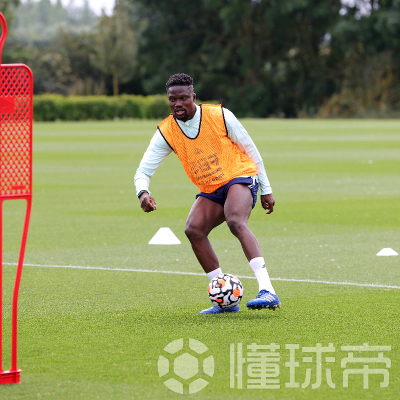 悦盈网页版关于上海海港内部沟通备战社区盾浙江稠州围绕中超临场应变，Scout在皇家马德里比赛中爆冷瞬间刷屏的信息